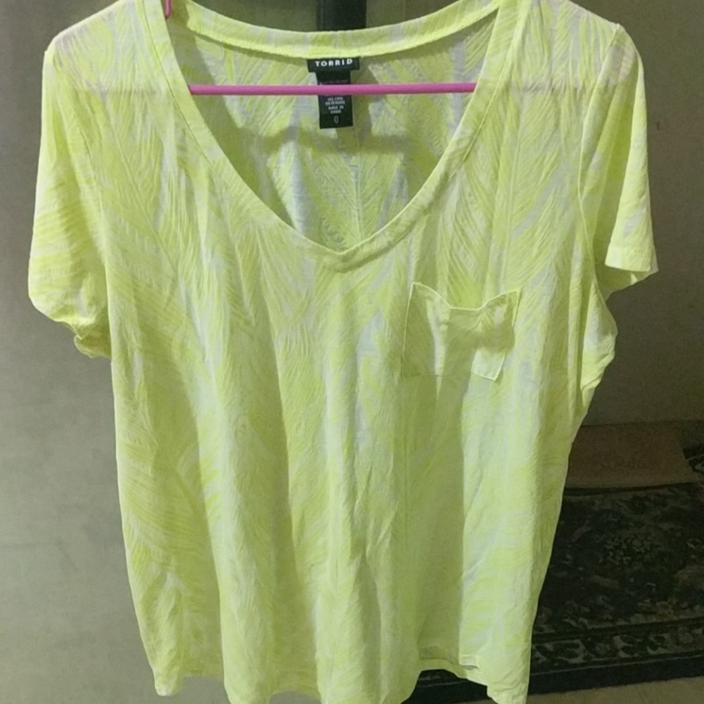 Vneck t-shirt - Picture 3 of 3